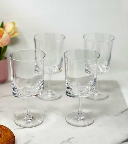 Durable 12oz plastic wine glasses from the Unbreakable Wine Glasses Set by LeadingWare, perfect for casual dining or entertaining guests.
