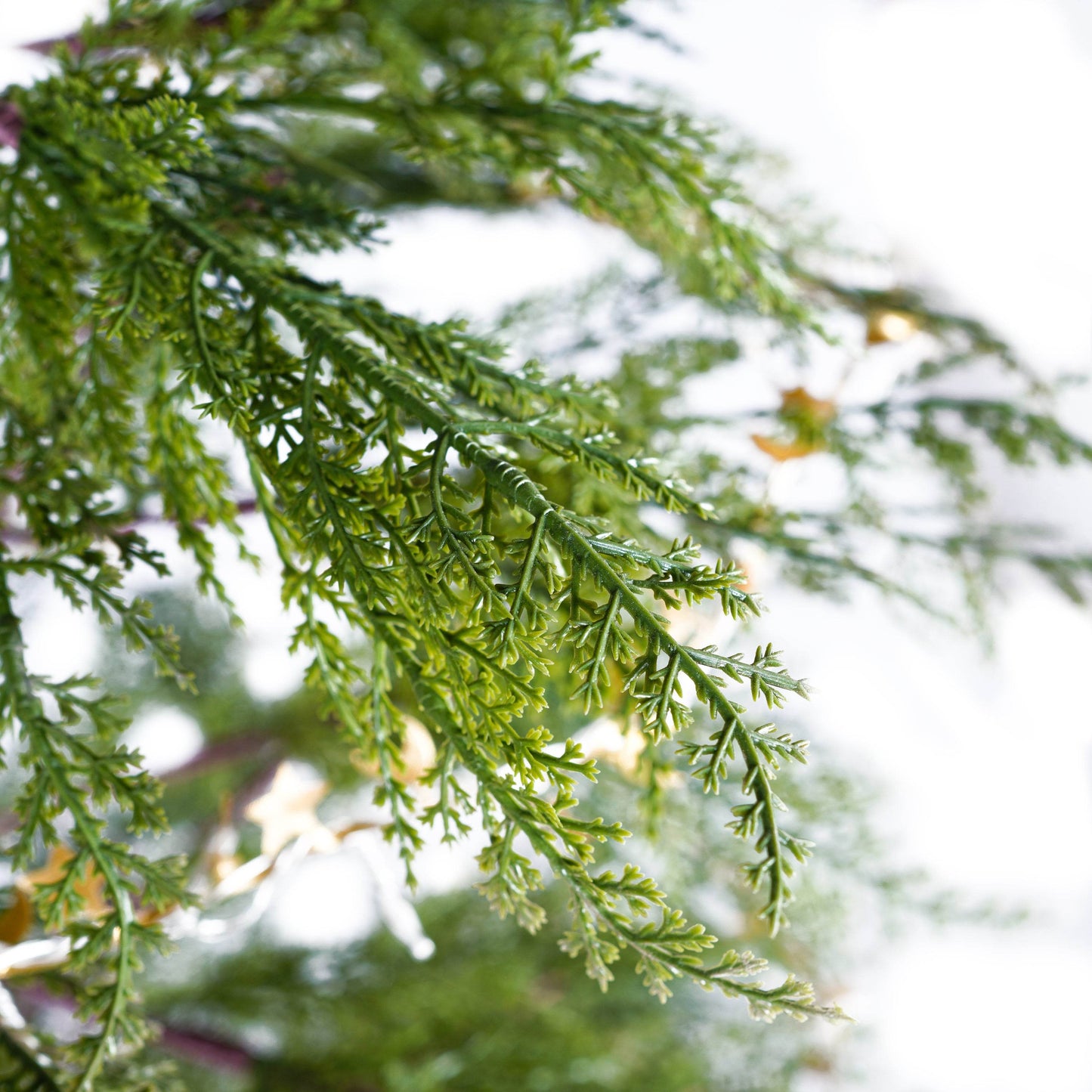 6ft Realistic LED Christmas Tree with Metal Stand - 612 Tips