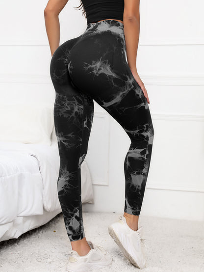 Black scrunch leggings for women with high waist and compression fit, designed for tummy control and gym-ready performance.