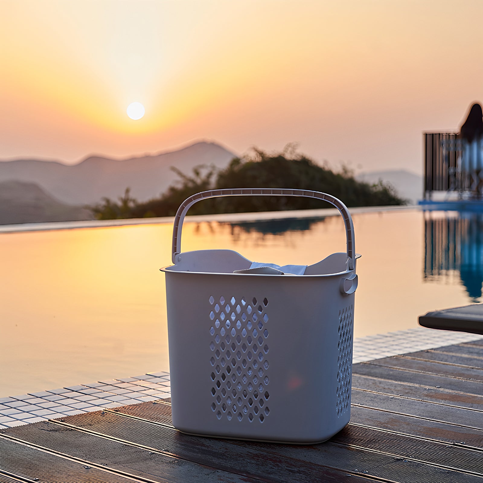 4-Tier Laundry Hamper Sorter, Laundry Storage Organizer with Wheels Removable Rolling Laundry Baskets, Bathroom Cart for Dirty Clothes, White