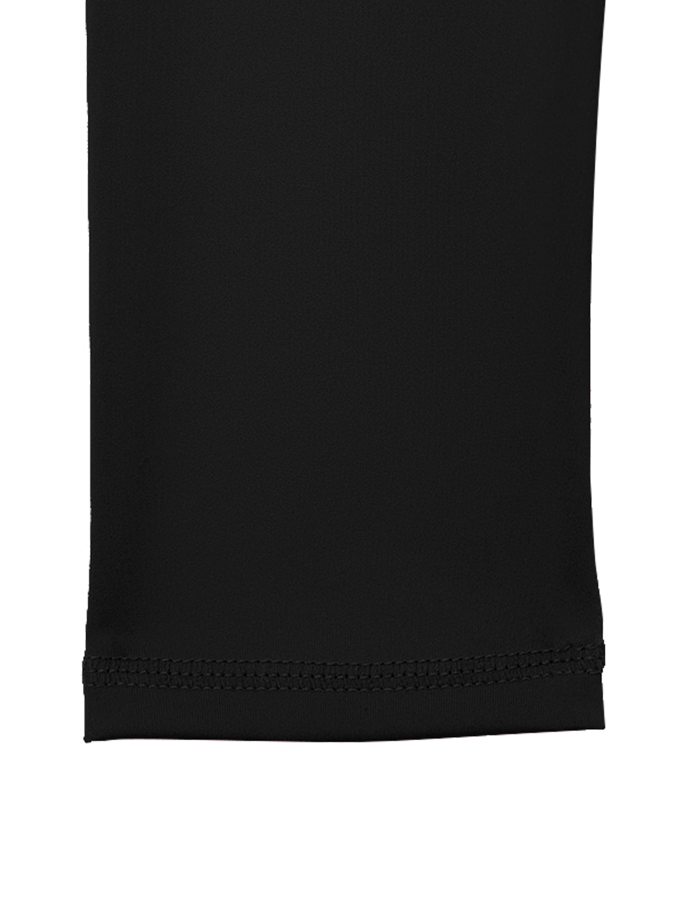 Close-up of MLNshops MT20 black yoga leggings hem, highlighting durable stitching and flexible fabric for activewear durability.