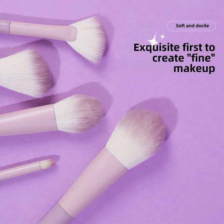 Close-up of Lip & Makeup Brush Set bristles showing soft, dense fibers for precise and smooth makeup application on face and lips.