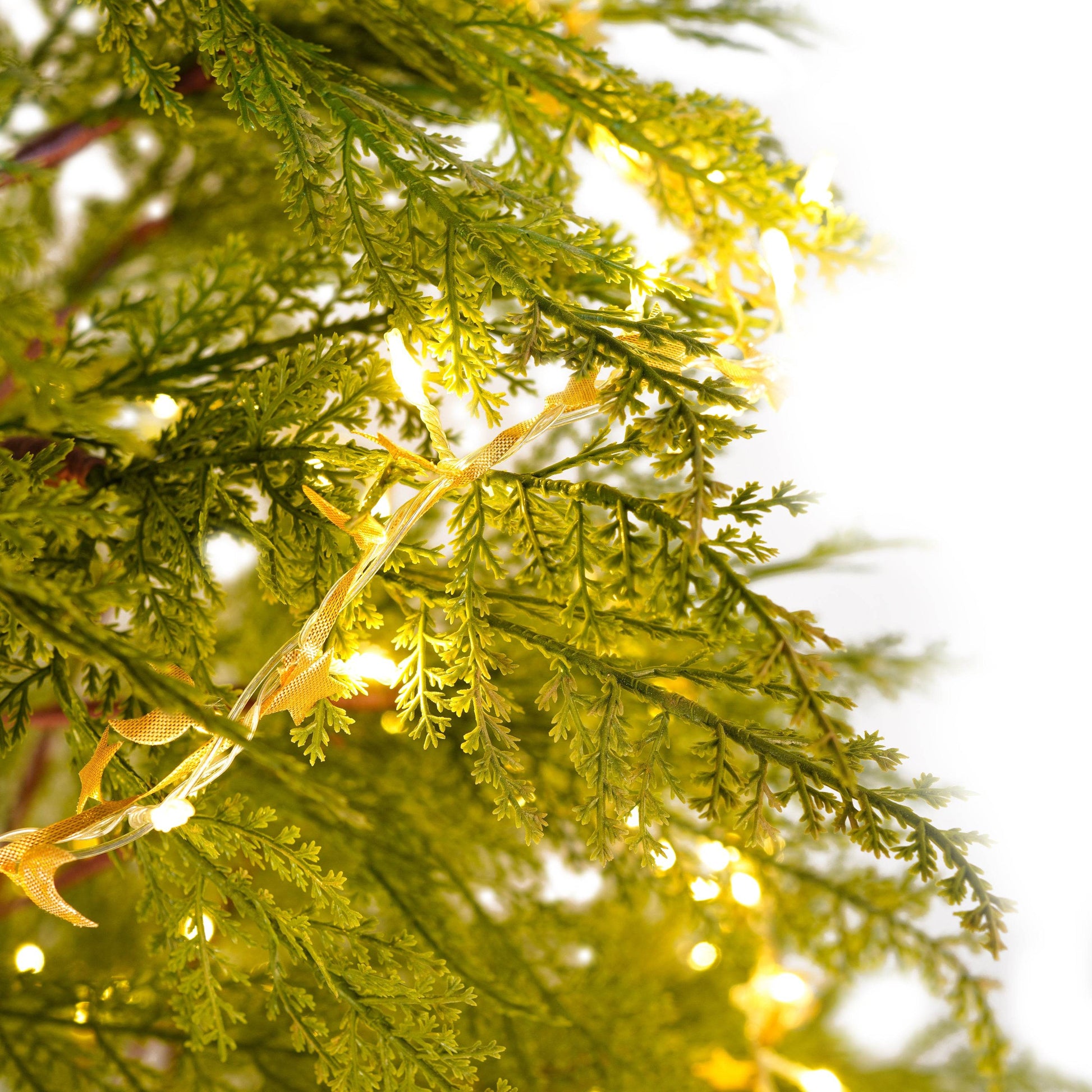 6ft Realistic LED Christmas Tree with Metal Stand - 612 Tips