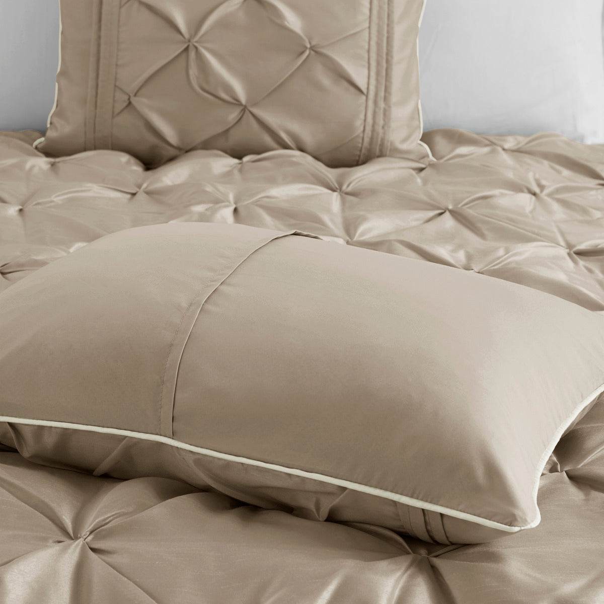 MLNshops 7 Piece Tufted Comforter Set Queen - Elegant Design